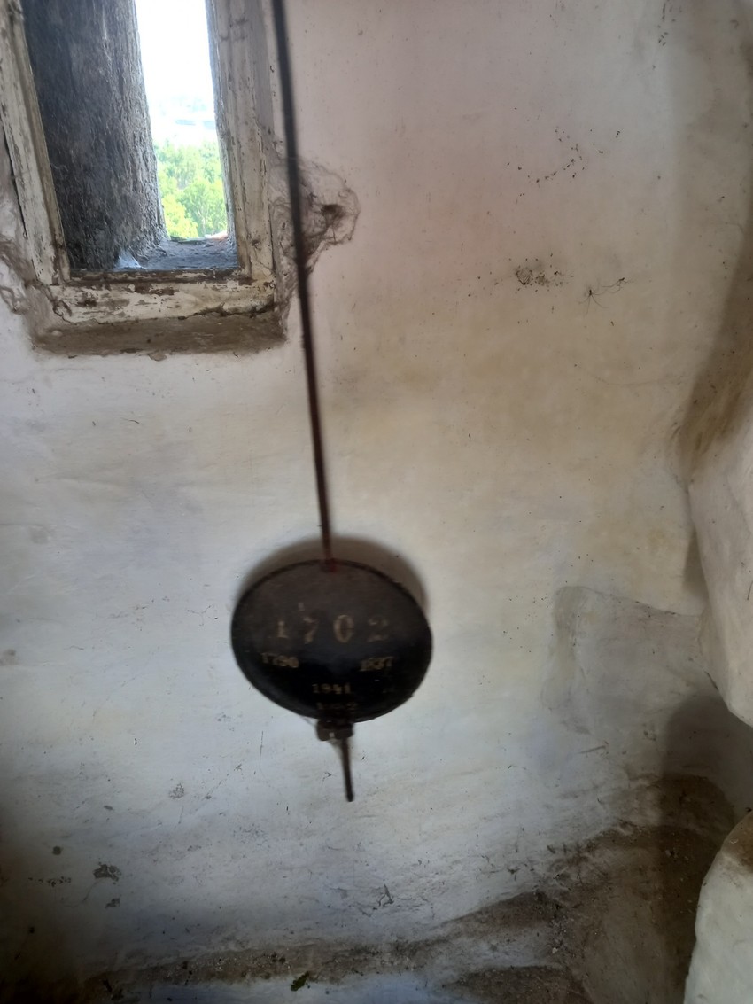 na klatnu urezane godine