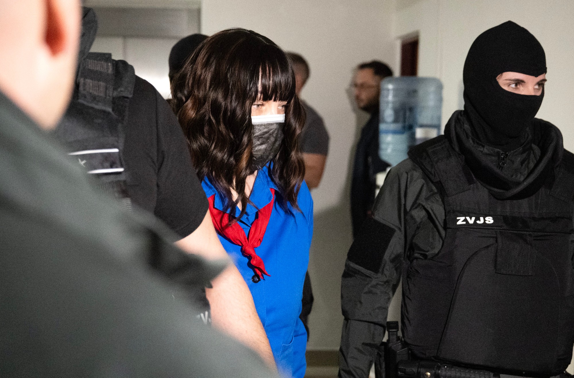 Alena Zsuzsová prichádza na súdny proces v kauze objednávky vraždy novinára Jána Kuciaka a v prípade prípravy vrážd prokurátorov na ŠTS 13. februára 2026.