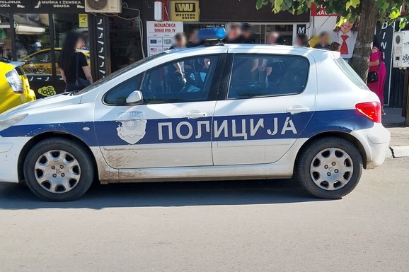 "PALA" ŠANERKA IZ NIŠA! Mislila da će se obogatiti na lažnim naočarima i parfemima, a onda joj je policija pokucala na vrata!