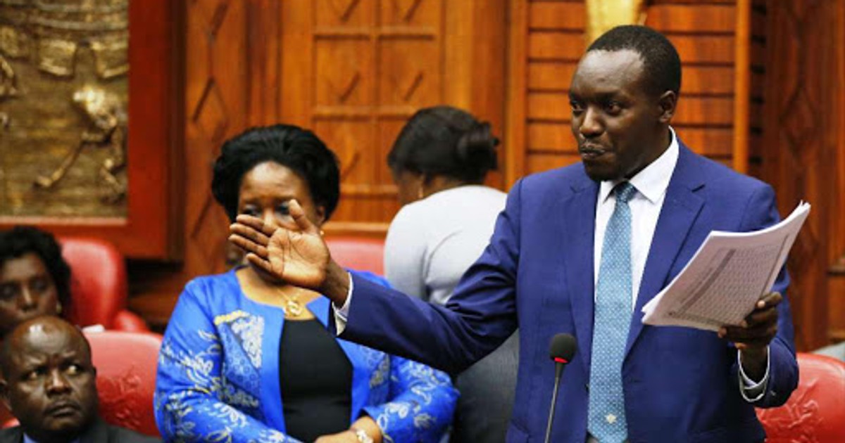 حاكم كيسي سيمبا أراتي يفضح 861 عاملاً وهمياً في حملة تطهير قاسية