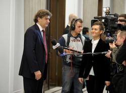 Palikot przeprosił za "J...ć PZPN"