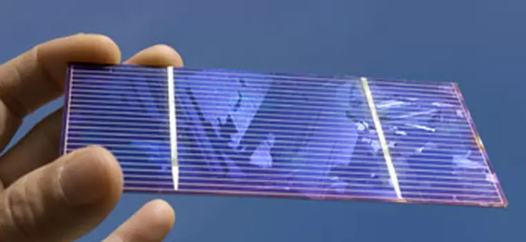 Samsung E1107 Crest Solar - komórka z baterią słoneczną