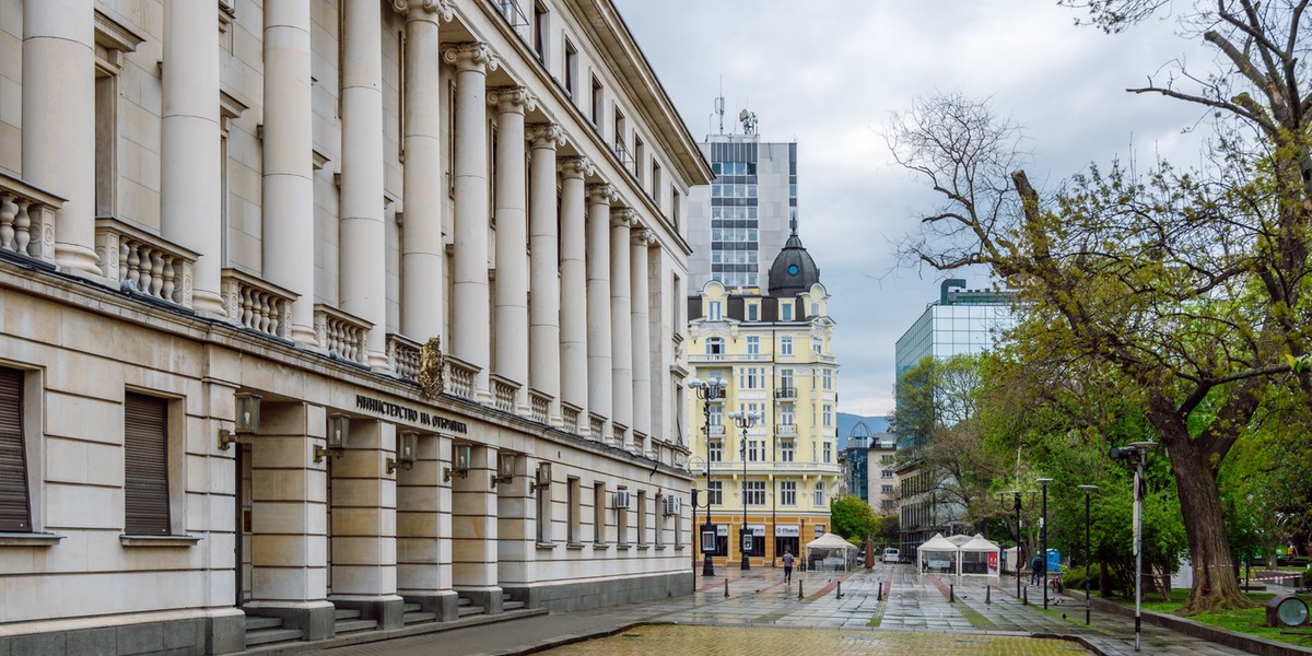 Do wymiany informacji za gotówkę dochodziło w centrum stolicy Bułgarii, Sofii. Niemym świadkiem transakcji był budynek Ministerstwa Obrony.