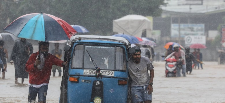 Cyklon spustoszył Sri Lankę. Tragiczny bilans powodzi. Tysiące osób ewakuowanych