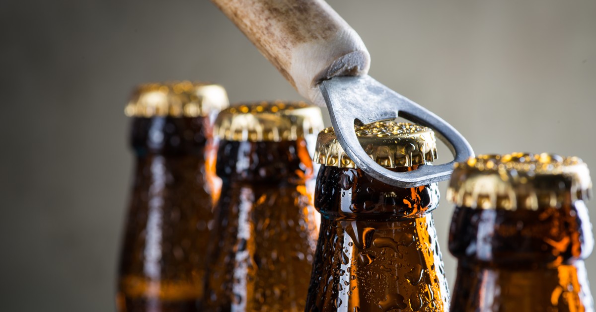 Raport Forum Konsumentów: państwo nie radzi sobie z nielegalnymi reklamami piwa