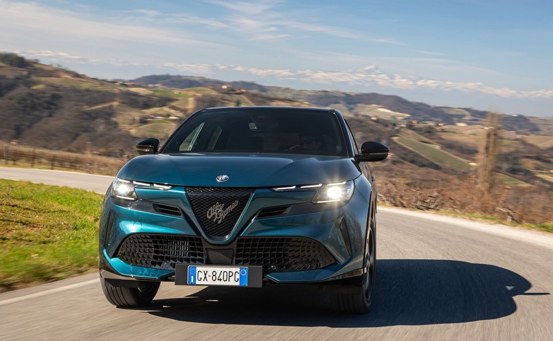 Alfa Romeo Junior Ibrida Q4