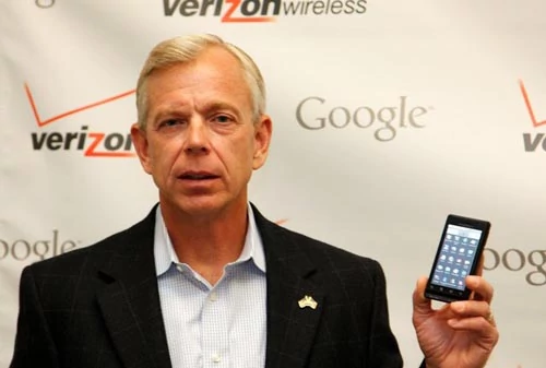 Lowell McAdam - CEO Verizona: nie lubi Windows Phone 7 i znacznie chętniej widziałby na sklepowych półkach telefony z Androidem.