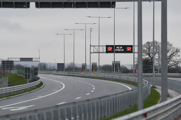 Kraj radova na najvećem srpskom koridoru: 110 kilometara asfalta spremno za saobraćaj do Vidovdana! Rađa se najbrži 5G auto-put (FOTO)
