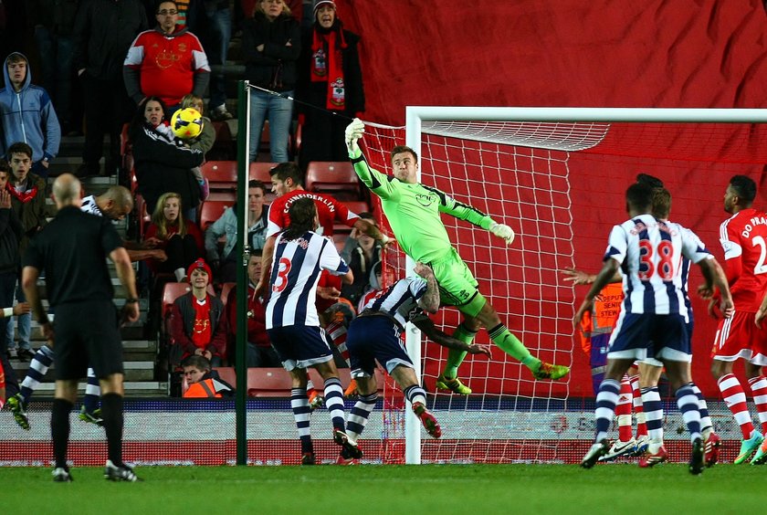 Artur Boruc (34 l.)