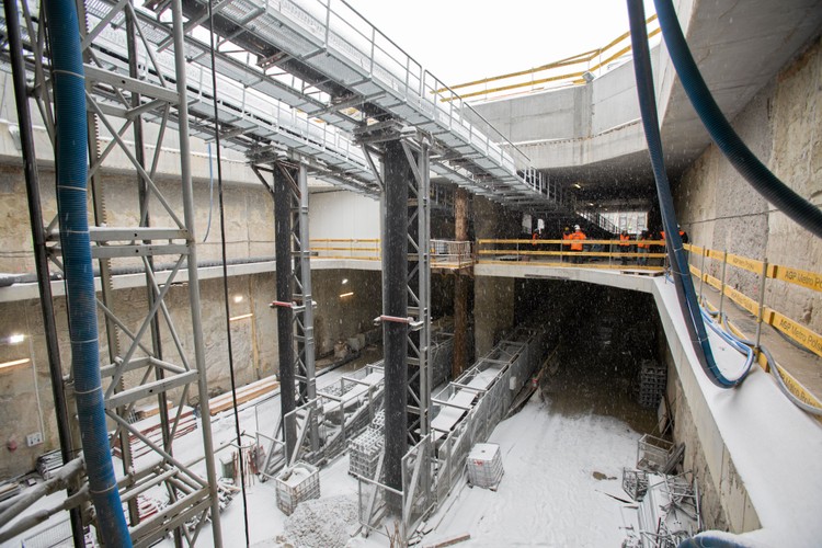 Elżbieta to spolszczone imię żony kierownika zakładu drążenia tuneli - Włocha Marco Barbantiego. Tarcza ta nie rozpoczęła jeszcze prac.