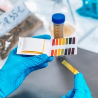 Mit jelent a pH érték a laborleleten?