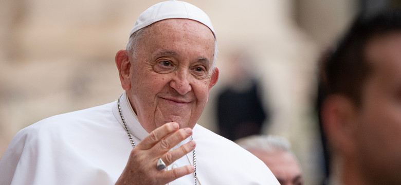 Papież zachęca proboszczów do wniesienia wkładu w prace Synodu