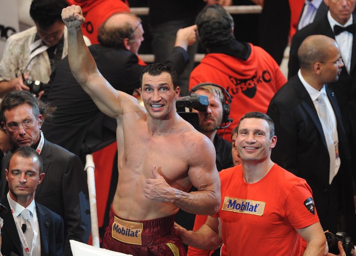 Zobacz jak Kliczko 'lał' Wacha. Polak jednak nie padł na deski