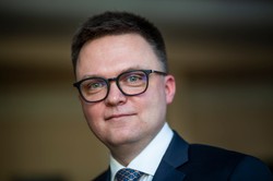 Hołownia: PiS rękami TK usunęło Adama Bodnara z funkcji RPO