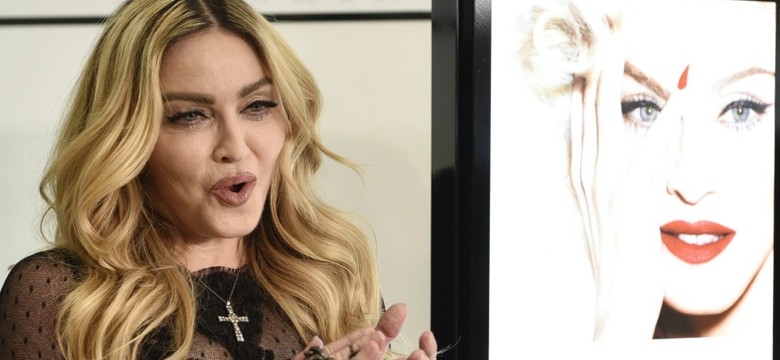 Dłonie i twarz zbyt blisko siebie: Madonna nie powinna była pozwolić na TE zdjęcia