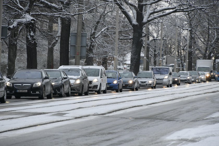 Skandal! Wrocław sparaliżowany przez zimę, a płacimy miliony za odśnieżanie!