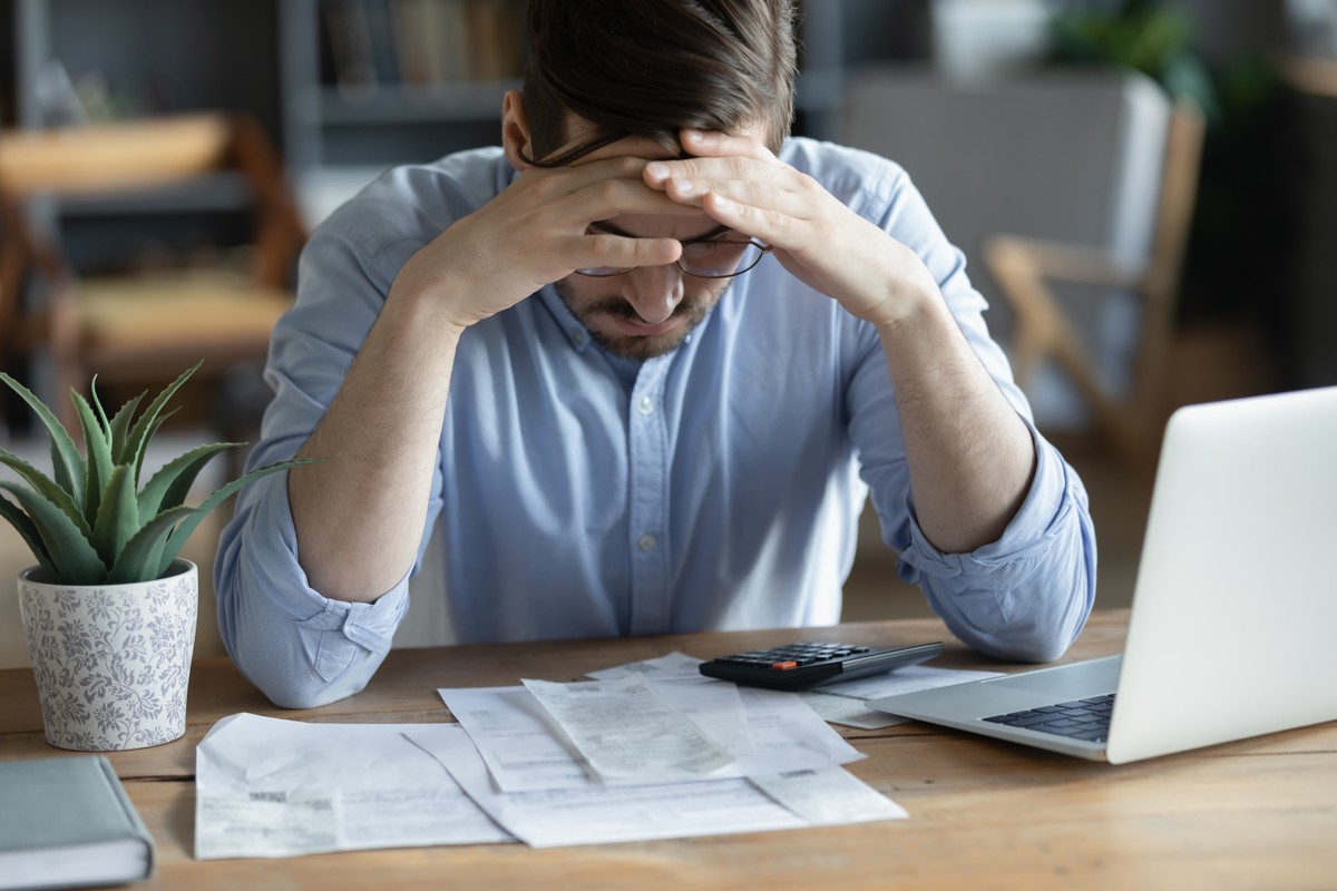Dlaczego ZUS żąda od rodziców zwrotu części 800 plus? O co chodzi i kto będzie miał problem? Ile trzeba zwrócić?