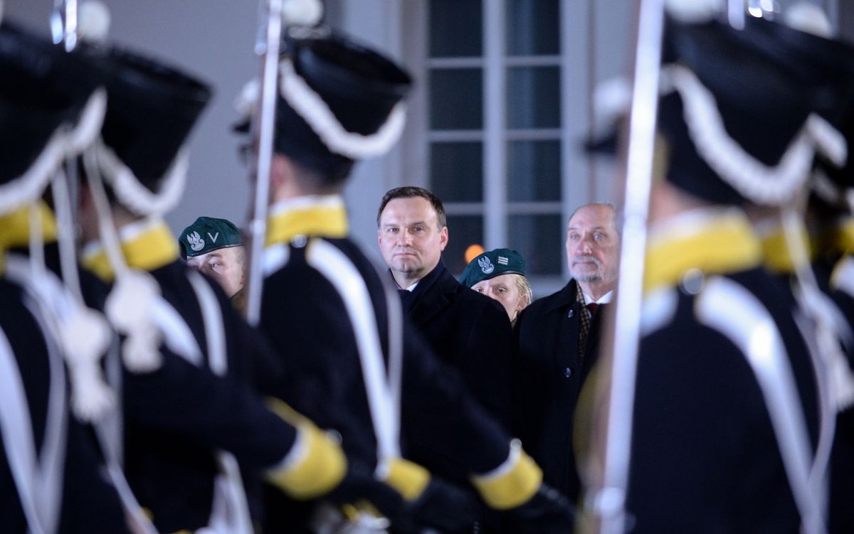 Prezydent Duda podpisał ustawę wprowadzającą podatek od wysokich odpraw