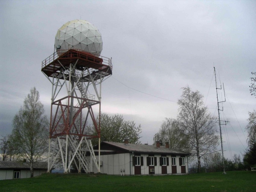 Za protivgradnu odbranu zaduženo je 13 radarskih centara RHMZ