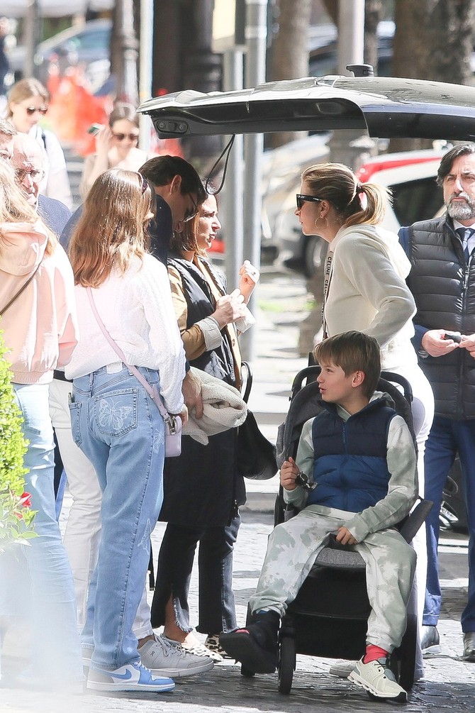 Mirka i Rodžer Federer sa decom u Rimu  AMOR ROMA / MEGA/ The Mega Agency