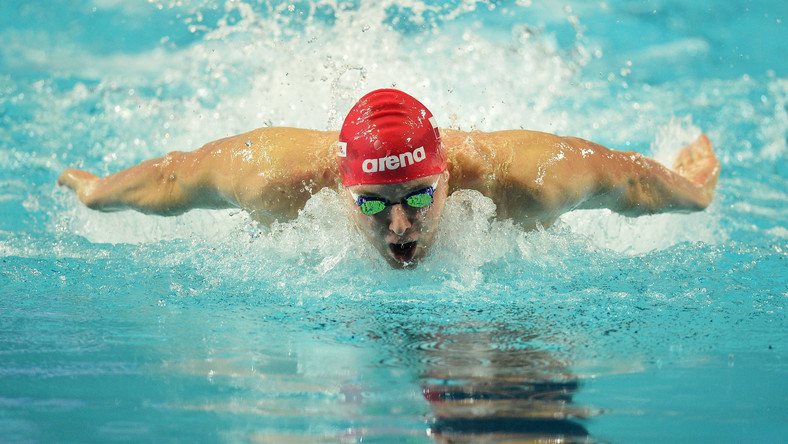 Konrad Czerniak nie zdołał awansować do finału zmagań na 50 m stylem motylkowym podczas pływackich mistrzostw świata w Gwangju. Czas 23,36 s dał mu 12. miejsce w półfinale. By móc wystartować w decydującym wyścigu, należało popłynąć o 0,15 szybciej.