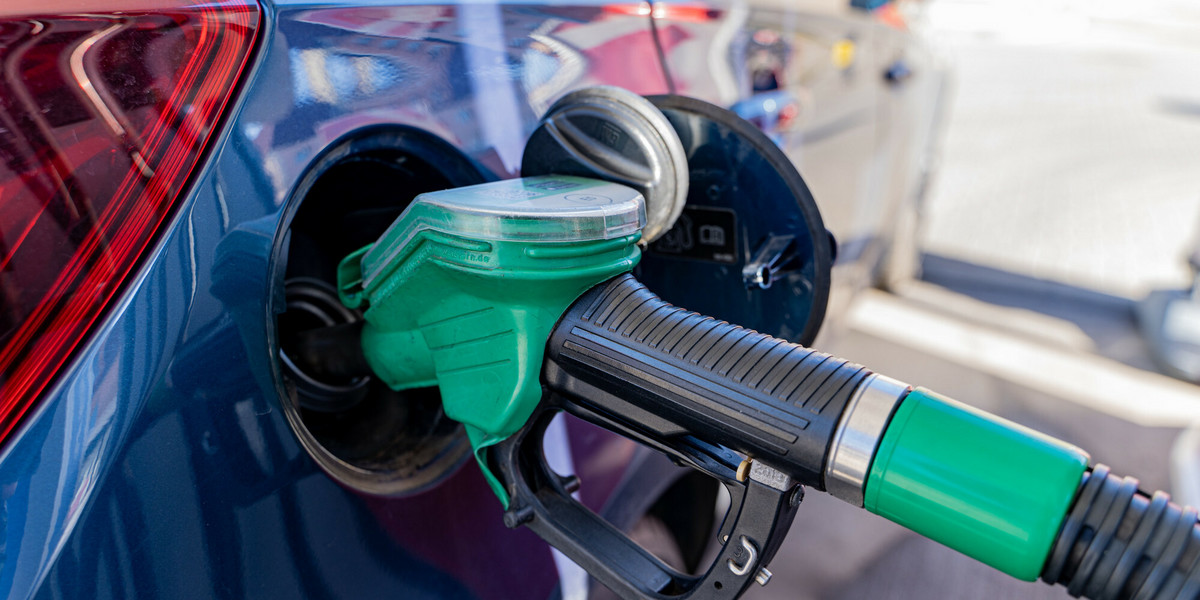 Na stacjach benzynowych od stycznia pojawi się nowe paliwo.