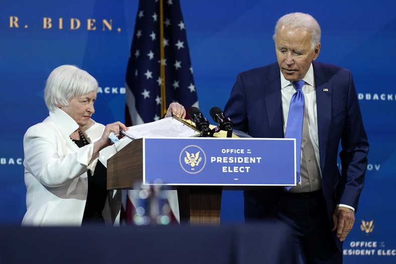 Sekretarz skarbu USA Janet Yellen i prezydent Stanów Zjednoczonych Joe Biden