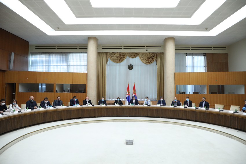 Sastanak predsednika Srbije Aleksandra Vučića sa predstavnicima stranaka koje će učestvovati na izborima