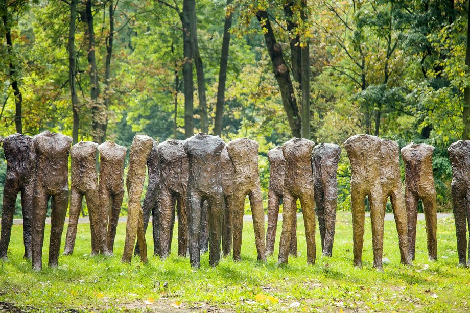 "Caminando", Magdalena Abakanowicz