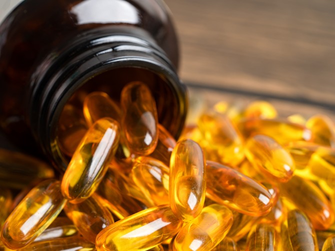 Ilustracija/Lekar upozorava da svakodnevna upotreba omega- 3 suplemenata može da dovede do zdravstvenih problema
