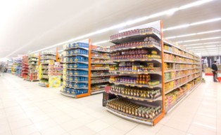 Ile zarabia się w Lidlu i Biedronce?