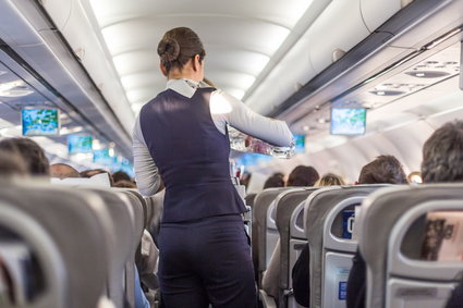 Stewardesy z "nadwagą" nie wejdą na pokład. Chiński przewoźnik wprowadza surowy limit
