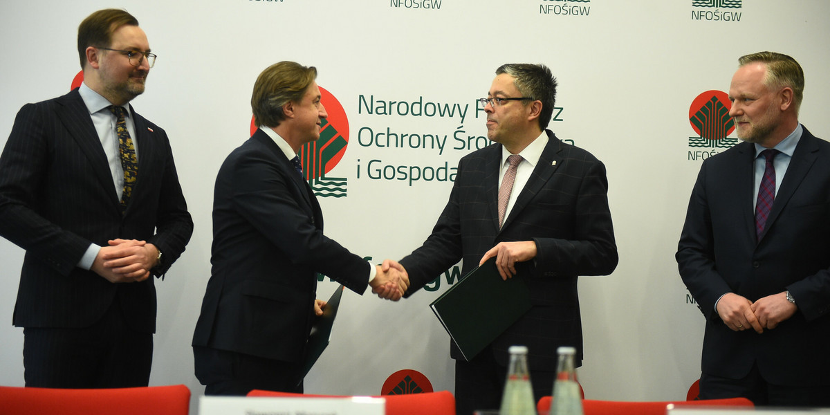 Podpisane umowy między OSGE a NFOŚiGW w sprawie budowy małych rekatorów jądrowych w Polsce.