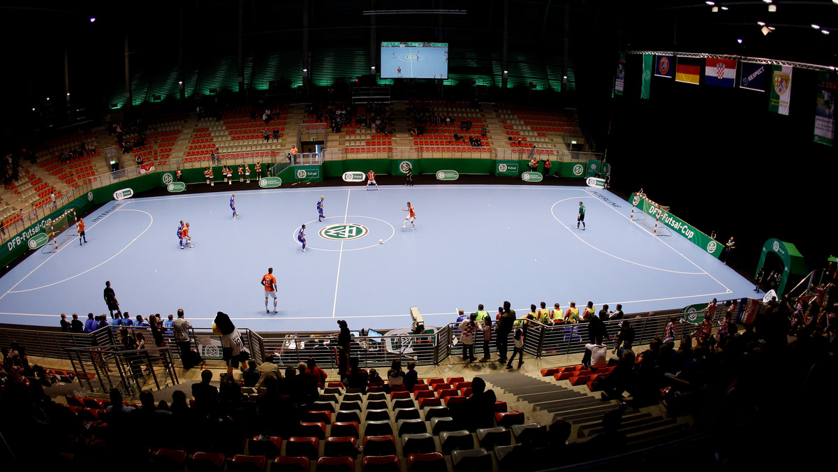 W ostatnim futsalowym pojedynku pomiędzy reprezentantami Czech i Białorusi w Rotterdamie, padła kuriozalna bramka. Nasi południowi sąsiedzi wygrali 4:3, a decydująca bramka padła po strzale bramkarza Libora Gercaka.