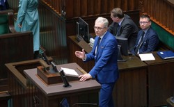 Ustawa o koronawirusie przejdzie bez przeszkód? Szef komisji zdrowia chwali opozycję