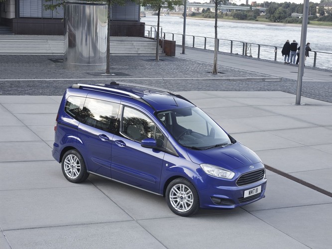 Ford tourneo courier
