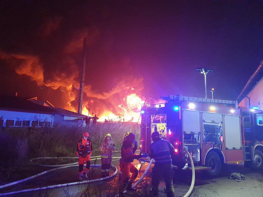 Ogromny pożar składu opon