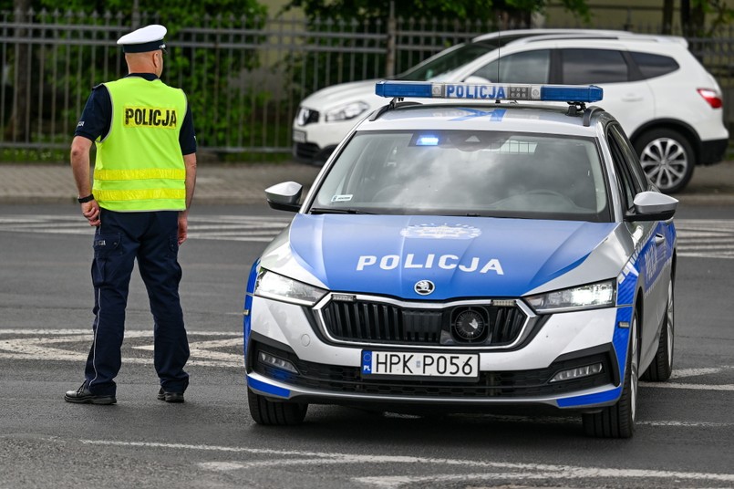 Nowe obowiązki i kary dla kierowców przyjęte. Masowo polecą prawa jazdy