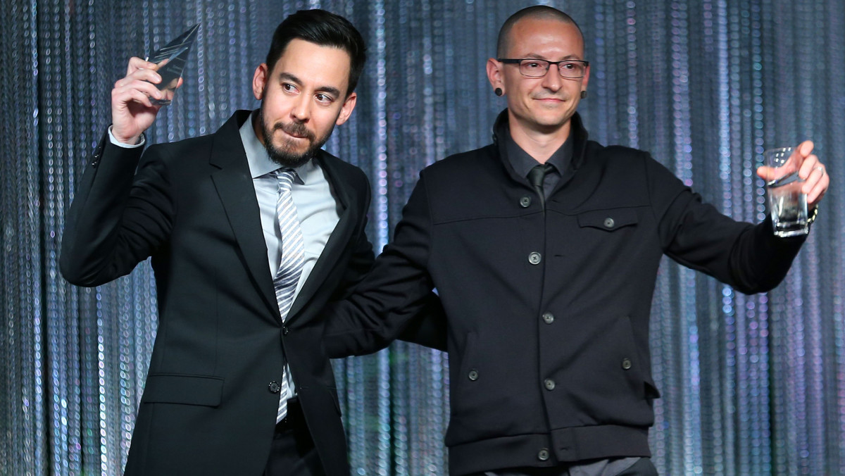 Mike Shinoda, lider Linkin Park, niespodziewanie udostępnił EP zatytułowane "Post Traumatic". Na wydawnictwo to muzyk przygotował utwory, w których opowiada, jak poradził sobie ze śmiercią swojego przyjaciela Chestera Benningtona.