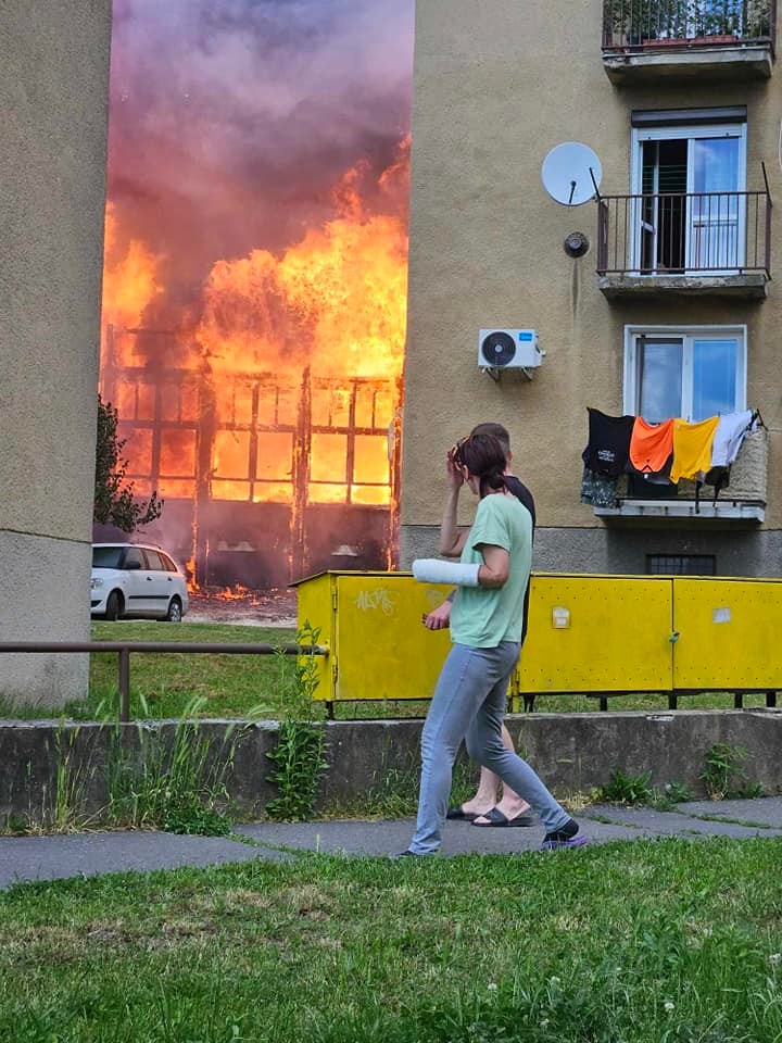 V Šahách horela budova bývalej telocvične.