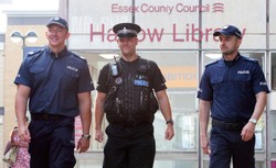 Polscy policjanci patrolują ulice Harlow. "Jesteście tutaj mile widziani" [ZDJĘCIA]