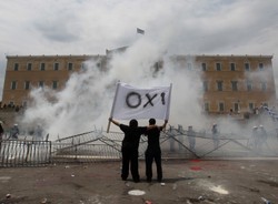 Eurogrupa zgadza się przekazać Grecji kolejną transzę pożyczki