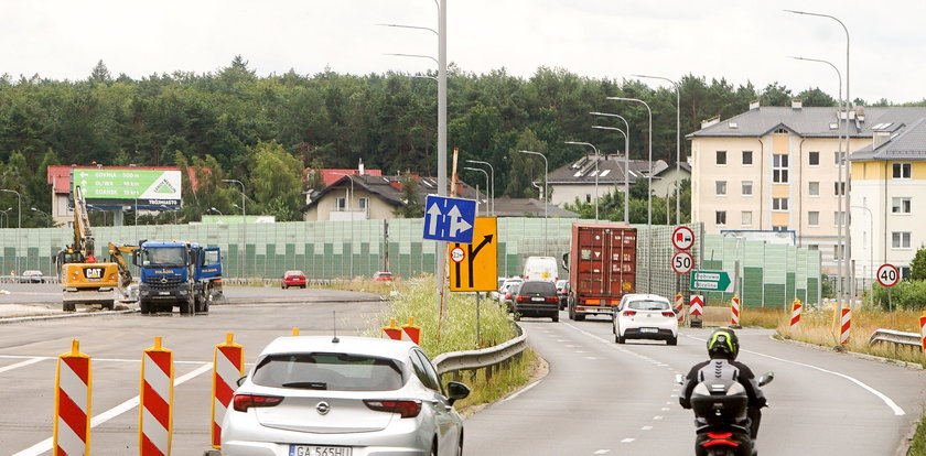 Kierowcy strzeżcie się! Zwęzili  obwodnicę. Są megakorki! Przez co to wszystko?