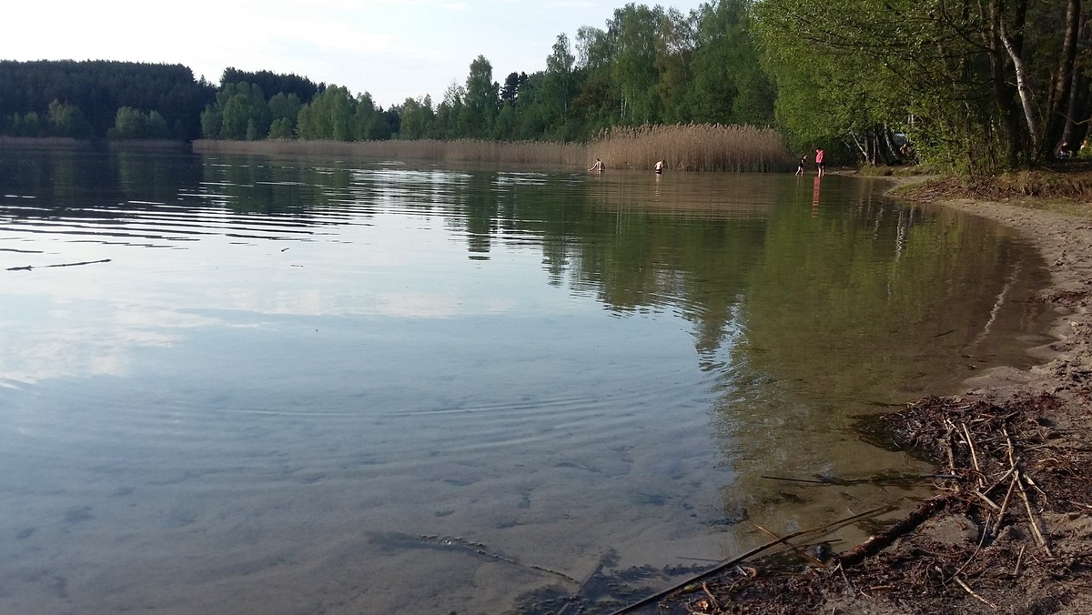 Wojewódzka Stacja Sanitarno – Epidemiologiczna w Olsztynie odwołała zakazy kąpieli na plażach miejskich w stolicy Warmii i Mazur. Wodnych zabaw lepiej jednak póki co nie planować w Pelniku i Worytach.