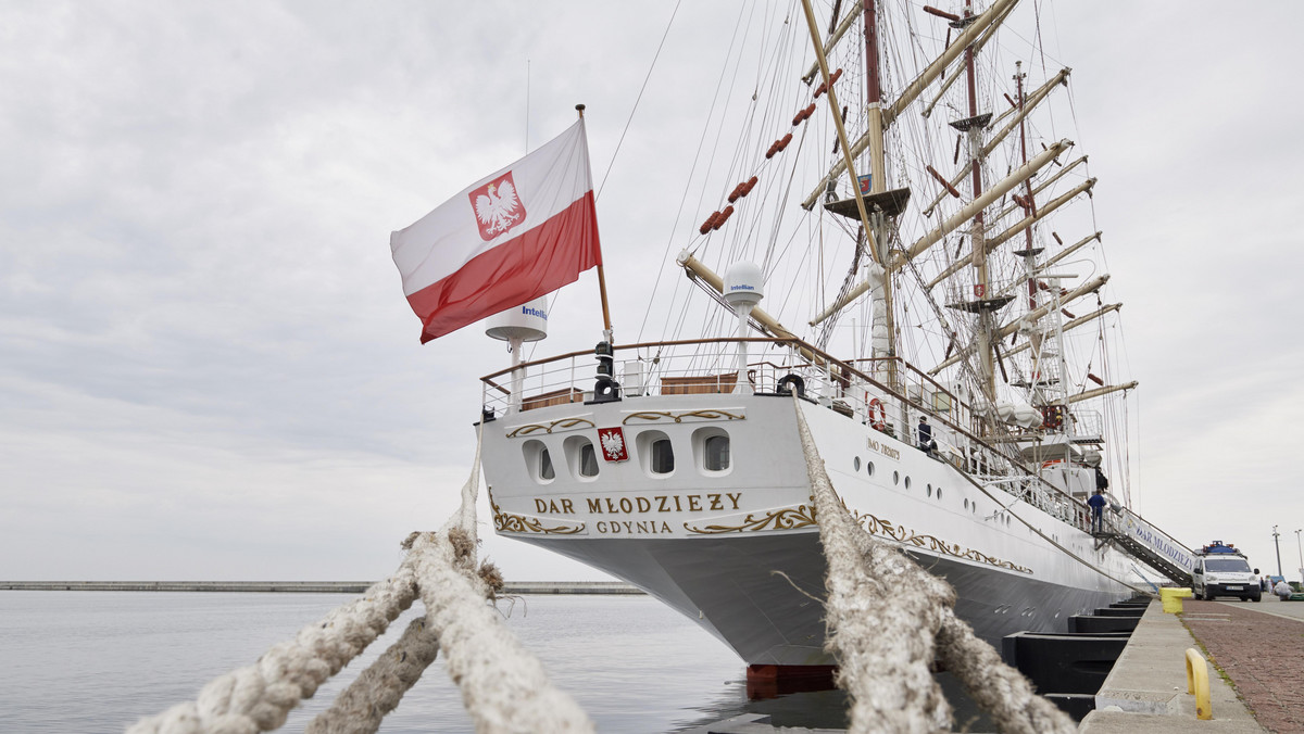 Polska Fundacja Narodowa zdecydowała się wczoraj na dofinansowanie Rejsu Niepodległości, który rozpoczyna się w niedzielę w Gdyni. Po wpadce z Mateuszem Kusznierewiczem, PFN próbuje ratować twarz - czytamy w "Rzeczpospolitej".