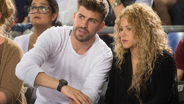 Shakira az égen reptetett üzenetben oltotta be Piqué-t
