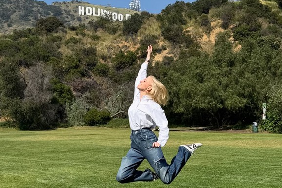 ZA NJU KAŽU DA NE STARI Svi bruje o venčanju pevačice (48) i njenog 10 godina mlađeg dečka: Ona spakovala kofere i otišla u Ameriku