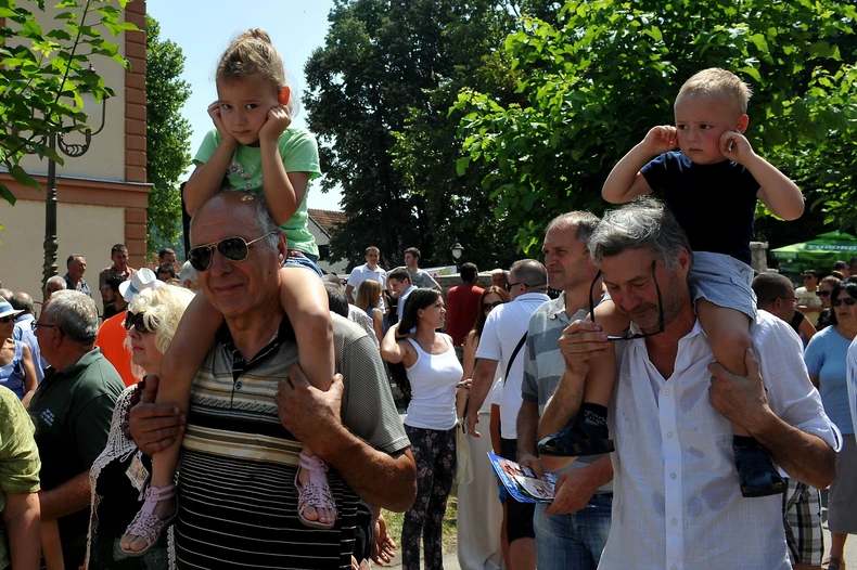 Generacije: Dede, tate, sinovi i unuci - svi su u Guči
