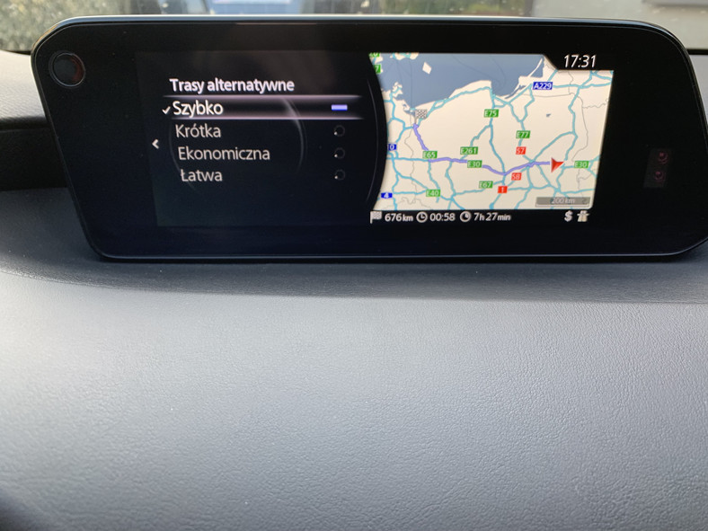 Mazda 3 z systemem MZD Connect i nagłośnieniem Bose