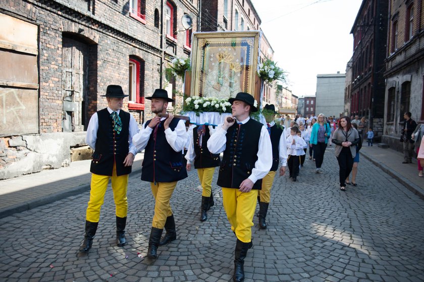 Świętochłowice. Procesja Bożego Ciała w Lipinach